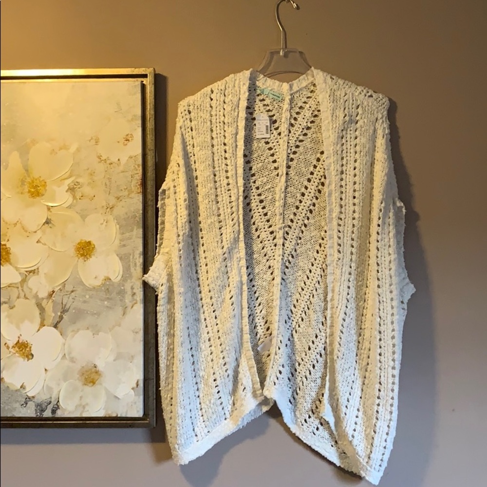 Knitted short-sleeve cardigan from Maurice’s